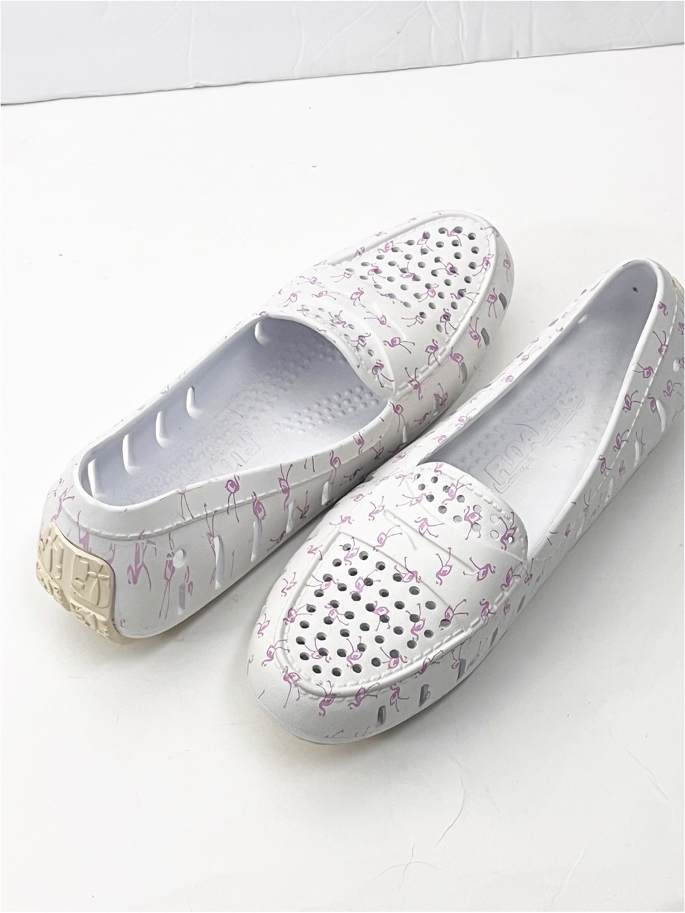 FLOAFERS White Pink Flamingos Perforated Water Driving Shoes Size 6 Casual Beach